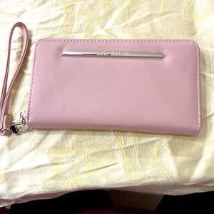 STEVE MADDEN Wristlet Wallet Zip Around Beige